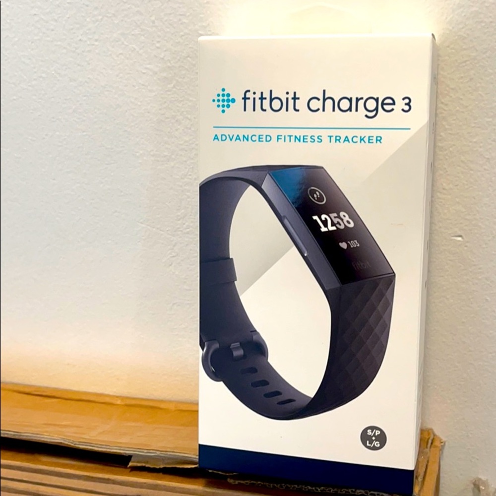 Fitbit charge 3 Advanced fitness tracker watch ⌚️